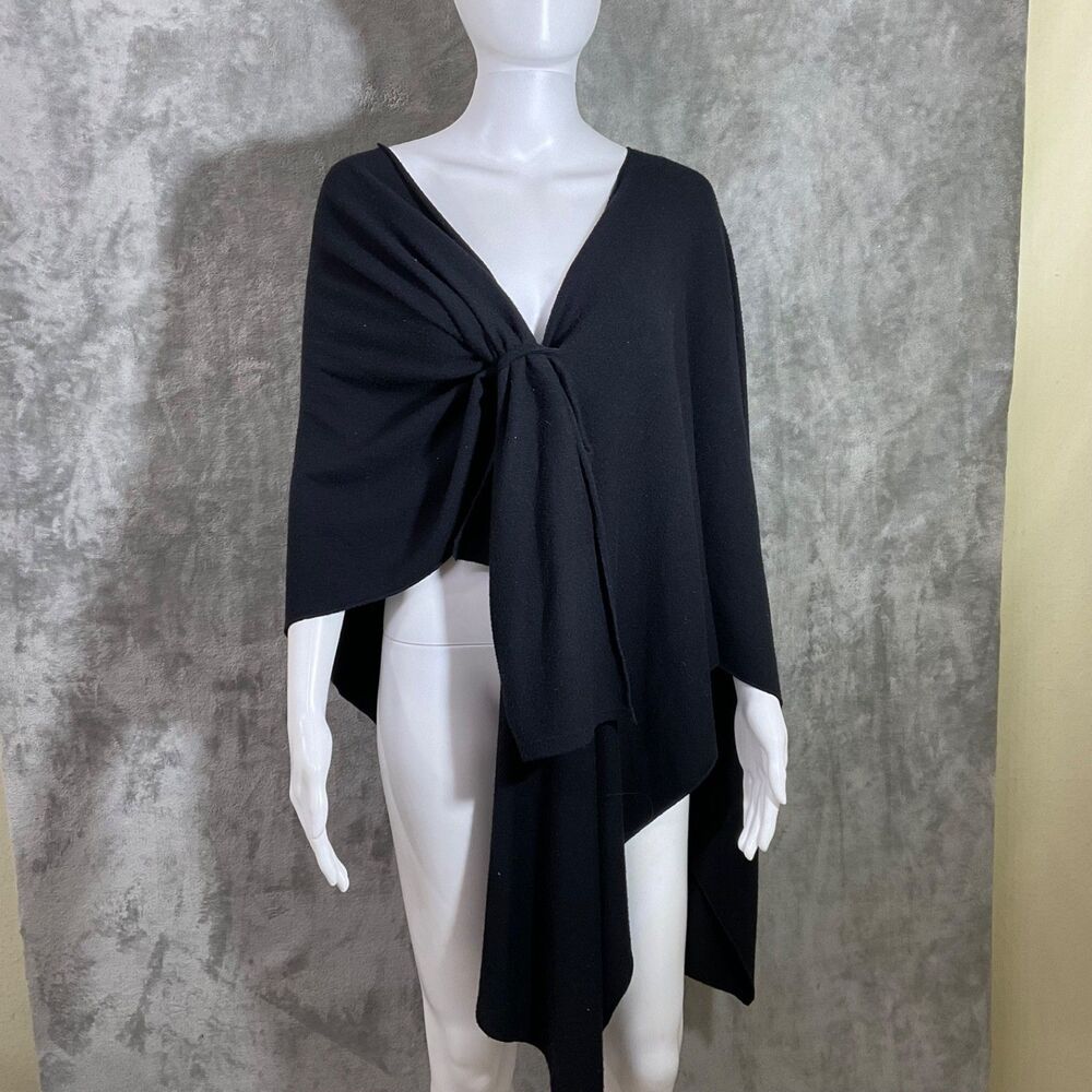 Bella Amore Made in Italy Oversized wrap shawl luxury feel knit One size